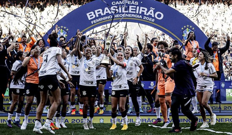 Corinthians goleia Inter para ficar com título do Brasileiro Feminino